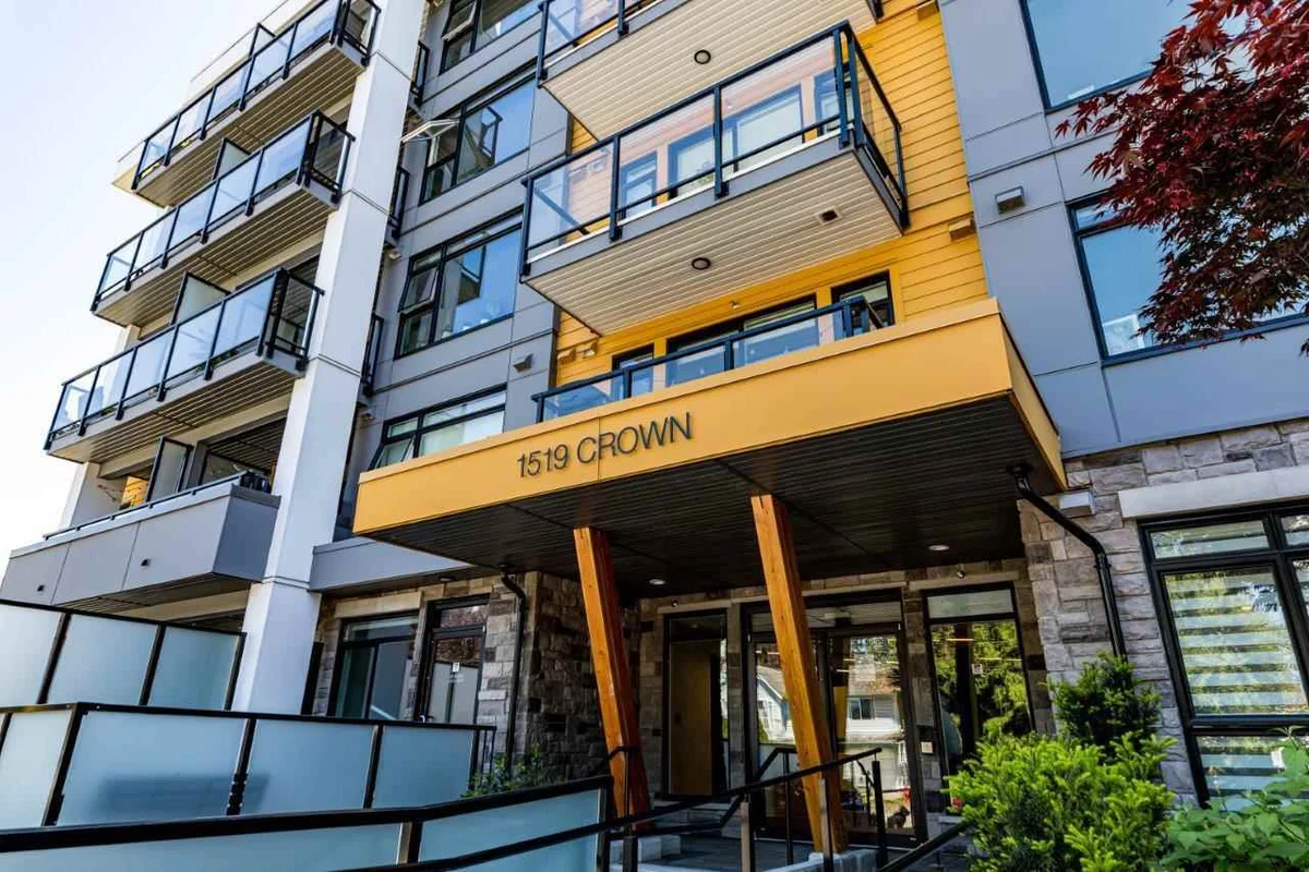 Photo of Crown & Mountain