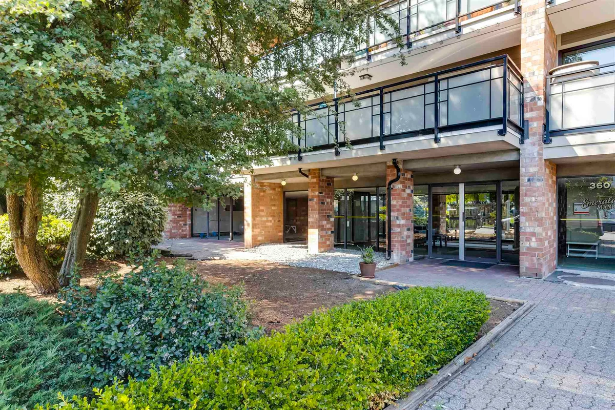 Photo of Emerald Manor